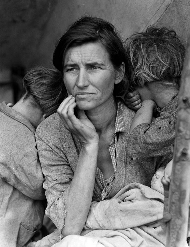 Florence Thompson and her children at a migrant camp 